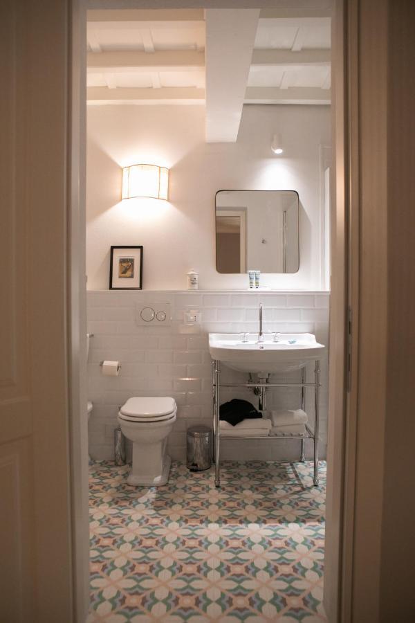 Lunaria Suites - Fyodor Dostoyevsky'S House Firenze Bagian luar foto