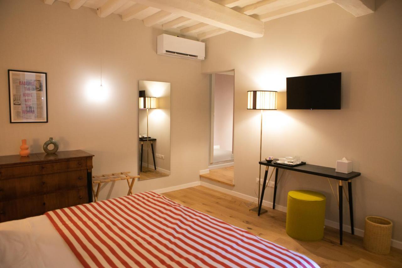 Lunaria Suites - Fyodor Dostoyevsky'S House Firenze Bagian luar foto